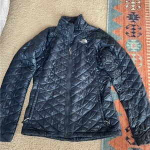 The North Face Women's Quilted Puffer Jacket - Dark Blue